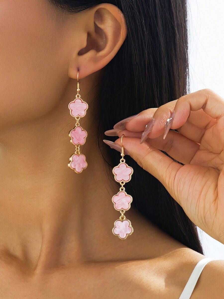 1 Pair Elegant Classic Light Pink Lucky Clover Pendant Earrings, Suitable For Dates, Parties, And Galas - Pink - View 1