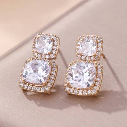 1 Pair Fashionable Shiny Square-Shaped Women's Earrings, Hammered Earrings Inlaid With Zirconia, 18K Gold Plated, Exuding Elegant And Luxurious Style, Ideal For Elegant Wedding Jewelry, Daily Wear, Valentine's Day Gift, Ramadan Dishes, Eid Al-Fitr Gift