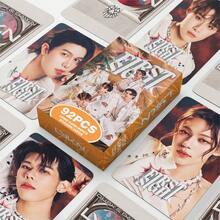 92张泰国男团LYKN收藏照片卡、贺卡、贴纸、LOMO卡、粉丝自制相册套装、K-Pop生日礼物、带展示盒的交易卡、书签、收藏卡、情人节礼物、粉丝周边 - 彩色 - 查看 1