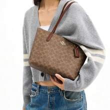 Coach Fiona Printed Women's Shoulder Bag CBT18IMXHE - 棕黃色拼棕CBT18IMXHE - 查看 2