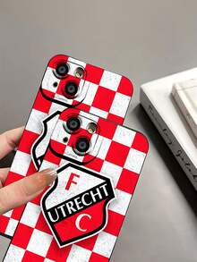 Logotipo del Utrecht FC sobre fondo a cuadros rojos y blancos. Esta elegante funda es compatible con Samsung, Apple, VIVO, OPPO, , Transsion, ,  y Honor. Fabricada en silicona TPU, ofrece protección contra golpes y caídas, además de una sensación superior. Es un regalo ideal para familiares, amigos y seres queridos, y la opción perfecta para San Valentín y Año Nuevo. - Negro - Ver 8