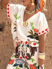 Magic Mia Women's Tropical Floral Print Two-Piece Set - V Neck Batwing Sleeve Top & High Waist Wide Leg Pants | Casual Loose Fit For Beach Vacations, Resort Getaways, Summer Brunch, Coastal Walks, Music Festivals & Boho Market Trips (Vibrant Palm & Flower Print & Drawstring Waist) For Effortless Vacation & Everyday Styling - 白色 - 查看 4