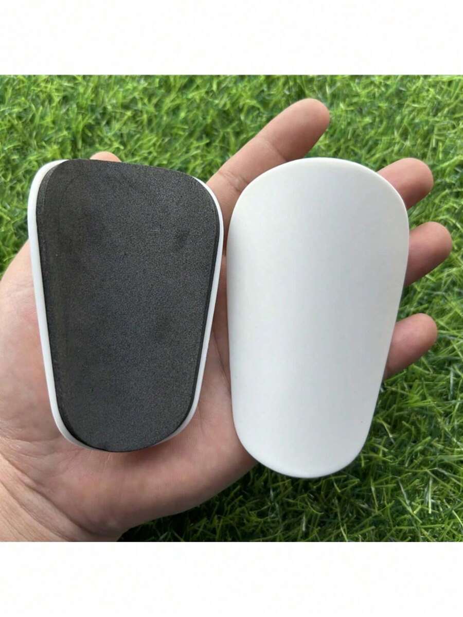 1双迷你大师足球护腿板，加厚成人腿部保护垫 - 彩色 - 查看 1