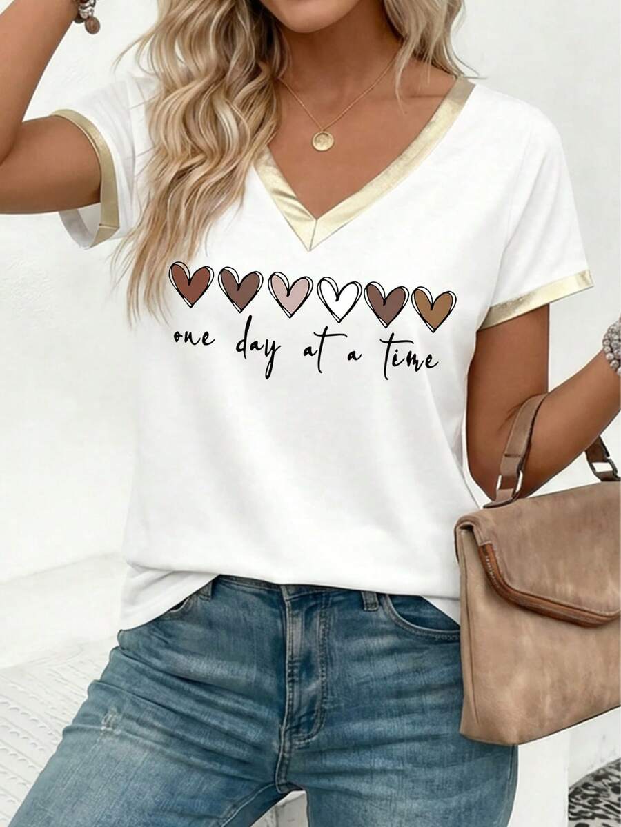 Camiseta casual de manga corta con cuello en V, estampado de corazón con eslogan, talla grande, para el Día de San Valentín y verano - Multicolor - Ver 1