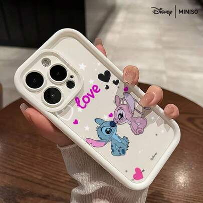  MINISO X Disney Stitch & Angel "Love" parimitation flytande tryckt telefonskal till iPhone 17/17 Pro/17 Pro Max/17 Air/16/15/14/13/12/11/X-serien iPhone 17 Pro Max-skal iPhone 17 Pro-skal iPhone 17-skal Stockings Flickvännen