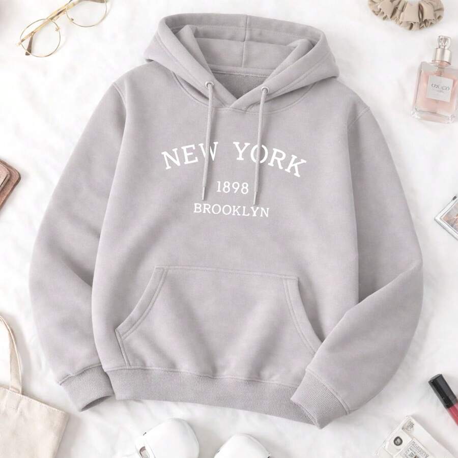 Moletom Feminino Canguru Flanelado com Capuz e Bolsos Blusa De Frio Estilo Tumblr - Cinza - Visão 1