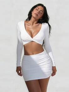 XLLAIS Sexy Deep V-Neck Long Sleeve Fitted Twist Front Cropped Bustier Top, Suitable For Women In Spring And Autumn - White - View 3