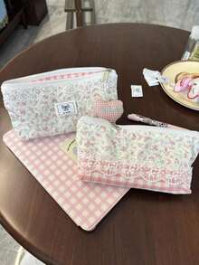 1 Fresh Pink Lace Floral Pencil Case (Excluding Heart-Shaped Keychain).Unique Style, Large-Capacity Stationery Storage Bag, Simple And Cute Makeup Bag.Student Stationery.Perfect Gift For The Back-To-School Season.An Ideal Choice For Students To Give Each Other As Gifts! - 彩色 - 查看 9