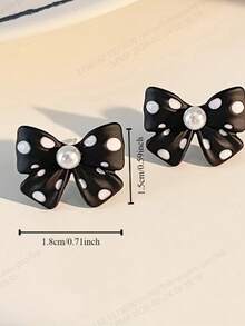 Brincos de Laço Pontilhado de Pérola de Liga Elegante - Brincos Versáteis e na Moda - Acessório Estiloso para Mulheres Usarem Diariamente em Todas as Estações - gravata borboleta - Visão 3