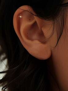 1件925纯银心形扁平耳钉，18K镀金，适合日常佩戴、婚礼、派对、订婚等场合，属于高级珠宝首饰。 - 金色 - 查看 3