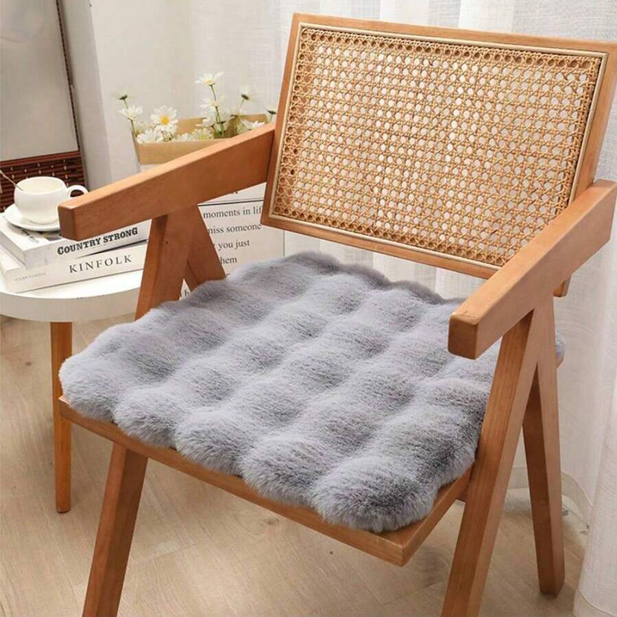 4 pièces Coussin carré en fausse fourrure moelleuse de 45 cm de couleur crème, coussin de chaise, coussin de tabouret, coussin de siège chaud, fabriqué en polyester de haute qualité, doux et moelleux, convient pour les chaises de salle à manger, les chaises de bureau, les chaises d'ordinateur, les chaises d'étudiant, lavable, décoration et pratique pour la maison - A - Voir 1