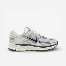 Nike Zoom Vomero 5 Photon Dust Metallic Silver (Women's) - 白色 - 查看 1