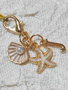 Bohemian Style Gold Letter Keychain With Shell And Starfish Decor, A-Z Letters Available, Beach And Holiday Themed Accessory, Ideal Gift For Friends, Students, Family, Beach Lovers, Vacation Essentials, Boho Fashion Accessory Suitable For Travel, Summer And Daily Use Personalized Keychain Gifts For Mother, Father, Graduation, And Teacher - Multicolor - View 17