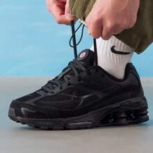 男子NIKE SHOX RIDE 2運動休閒鞋 - 黑色 - 查看 1