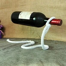 1 pieza Soporte de botella de vino de cadena de hierro, estantería colgante decorativa para botellas de vino, exhibidor colgante innovador para botellas de vino, accesorio de decoración del hogar moderno, pieza elegante para la sala de estar, estantería de almacenamiento y organización de la cocina - Multicolor - Ver 9