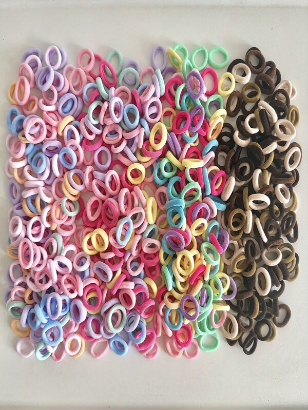 450/100 unidades de pequenos elásticos de cabelo multicoloridos, sem costura, em nylon de alta elasticidade, que não danificam os fios. Pequenos prendedores de cabelo macios e coloridos para cabelos finos ou tranças. Acessórios de cabelo mini, resistentes e que não marcam, ideais para exercícios diários, esportes, ioga e festas. Presente perfeito para aniversários, Dia das Mães e Páscoa.