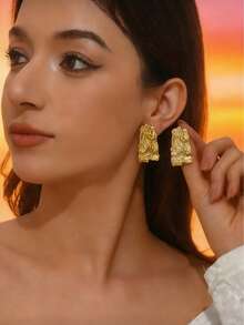 一对不锈钢耳环，采用褶皱纹理和夸张的不对称几何设计，适合节日和派对佩戴。 - 彩色 - 查看 5