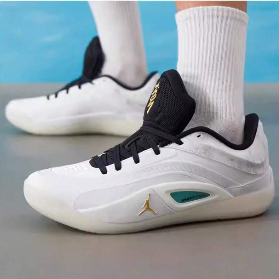 Nike 男鞋新款運動鞋ZION 4比賽訓練場上實戰緩震耐磨籃球鞋 - 黑與白 - 查看 1