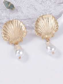 Pendientes con colgante de perla de concha, personalizados y lujosos, sencillos y de moda, pendientes con colgante de perla falsa de aleación con forma de vieira, estilo de ocio y vacaciones en el océano para mujer, pendientes de boda dorados - Multicolor - Ver 3