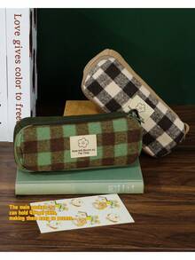 1 chiếc hộp đựng bút kẻ caro dung tích lớn, túi đựng bút cầm tay, ví đựng tiền xu dễ thương và đa năng, túi đựng mỹ phẩm, túi đựng phụ kiện, hộp đựng văn phòng phẩm cho học sinh. - hộp đựng bút chì - Xem 2