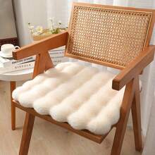 1 buah Bantal Persegi Bulu Kelinci Imitasi Lembut dan Halus Berukuran 45cm, Alas Kursi, Alas Bangku, Alas Pantat Hangat, Bahan Poliester Premium, Tebal dan Empuk, Lembut dan Halus, Cocok untuk Kursi Makan, Kursi Bos, Kursi Putar, Kursi Komputer, Hadiah Natal, Hadiah Liburan - A - View 2