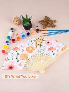 6把精美竹制折叠手扇,白色纸扇,可DIY制作,便携式竹扇,适合作为伴娘礼物和婚礼装饰,完美适用于派对、活动、生日派对、订婚、毕业典礼、婚礼装饰、卧室家居装饰、办公室装饰、拍照道具。 - 扇子 - 查看 5