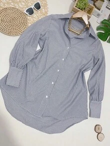Women's Linen T-Shirt With Frenchy Striped Print, Dropped Shoulder, Buttons And Long Back. - Negro - Ver 4