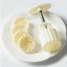 4 Sets Of Chrysanthemum-Shaped Mooncake Molds, Non-Stick Cartoon Green Bean Ice Cream Molds, Handcrafted Baking Tools. - View 10