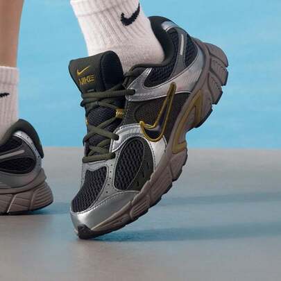 Nike Zapatos casuales de cordones de caña baja para jóvenes V5 RNR (GS), zapatos deportivos ligeros y cómodos para exteriores HQ6411-300