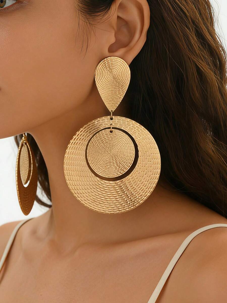 1 Pair Retro Metal Geometric Spiral Textured Exaggerated Hoop Earrings, Suitable For Women's Party Wear - Yellow Gold - View 1