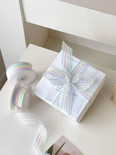 1 Cuộn ruy băng organza sọc cầu vồng dài 1m | Rộng 2.5cm, Màu sắc mềm mại và tươi sáng, Chất liệu polyester nhẹ, Lý tưởng cho các hoạt động thủ công, gói quà, trang trí ngày lễ.