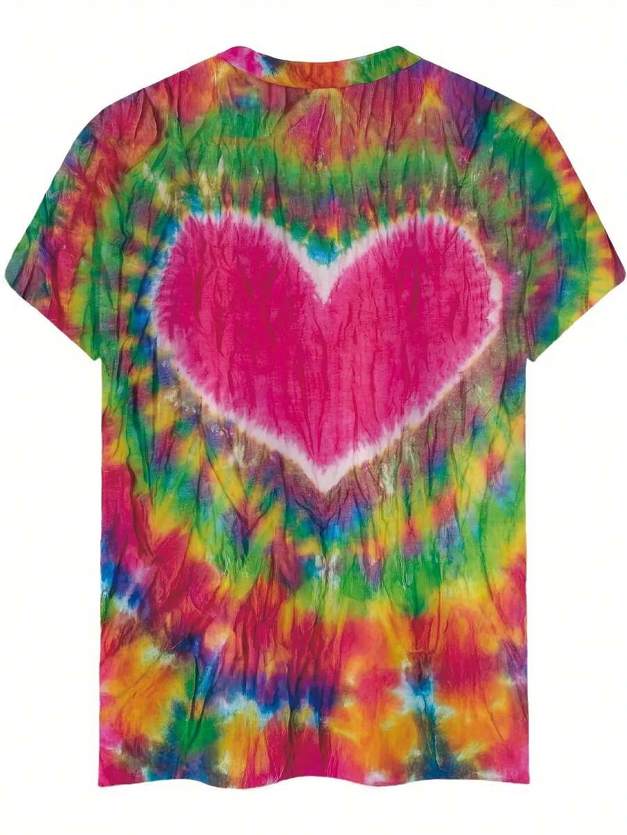 A Vibrant Tie-Dye Heart Graphic Tee For Plus-Size Women, Featuring Short Sleeves And A Crew Neck. This Casual Top Is Perfect For Outdoor Activities And Everyday Wear During Spring And Summer, Offering A Relaxed Fit And Playful Design For Comfort - 彩色 - 查看 1
