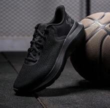 Under Armour Zapatos casuales de malla transpirable para hombres, zapatillas de running ligeras y con amortiguación de impactos - Negro - Ver 6
