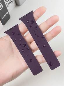 这款男女皆宜的荔枝纹硅胶磁吸表带兼容苹果手表，适用于 42mm、38mm、40mm、41mm、44mm、45mm、46mm 和 49mm 尺寸。它是一款时尚智能的替换表带，兼容 Ultra2、Ultra SE2、SE 11、10、9、8、7、6、5、4、3、2 和 1 代等型号。 - 紫色 - 查看 5