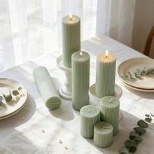 1支薄荷绿条纹圆柱形香氛蜡烛：适合摆放在客厅茶几、餐桌中央、卧室床头柜、玄关边桌上，营造迷你奢华风格，也可作为新年礼物。 - 均碼 - 查看 5