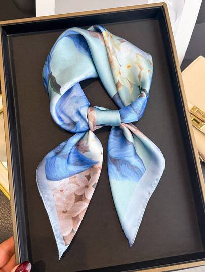 1pc Women's Elegant Vintage Printed Thin Style Satin Square Faux Silk Scarf,Boho Vintage Casual Women's Neck Scarf,Shawl,Light And Thin Comfortable Women's Bandana,For Daily Wear And Outing In Spring And Summer