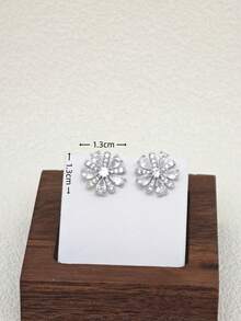 1 Pair Elegant Graceful Sunflower Zirconia Stud Earrings Suitable For Women - Silver - View 2
