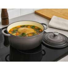 Oală tip caserolă din fontă de 4,8 l cu capac / Oală emailată antiaderentă de 26 cm / Potrivită pentru toate plitele / Cuptor / Culoare aleatorie - Vizualizare 4