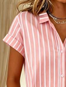 Women's Plus Size Loose-Fit Striped Button-Front Short-Sleeve Shirt - Lightweight Casual And Formal Top, Suitable For All Seasons, Machine Washable Loose-Fit Shirt - 粉紅色 - 查看 4