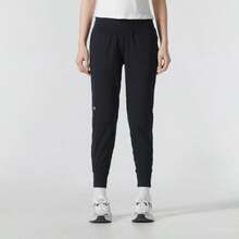 Under Armour 1375078 Fitted Jogger Pants, Knit Fabric, Slim Tapered Leg, Suitable For Commuting, Gym, Training - Black - View 1