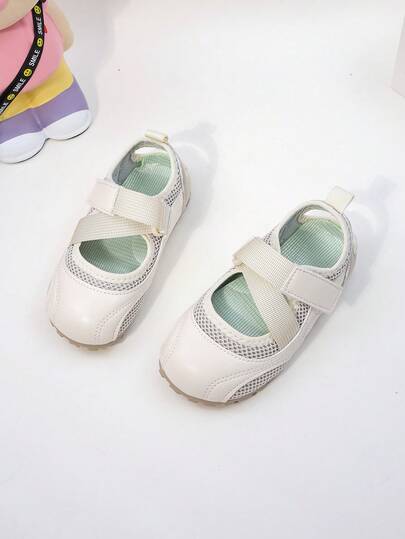 1 đôi giày trẻ em màu trắng, giày bệt unisex, có khóa cài, thoáng khí, chống trơn trượt, thoải mái và nhẹ, phù hợp cho các buổi đi chơi, đám cưới, tiệc tùng, họp mặt trường học và mặc hàng ngày.