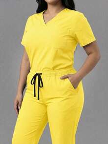 Conjunto uniforme médico quirúrgico set 2 piezas dama mujer manga corta cuello v pantalón jogger resorte cordón cómodo - Amarillo - Ver 3