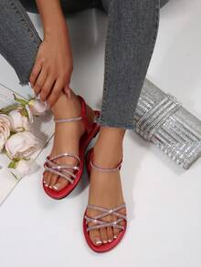 Giày sandal đế bằng hở mũi, quai chéo, co giãn, kiểu dáng mới mùa hè dành cho nữ, phong cách châu Âu và Mỹ. - Đỏ - Xem 6