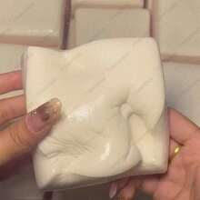 1个慢回弹双面草莓麻糬捏捏乐 - 柔软有嚼劲，甜美口味，可用作解压玩具、圣诞礼物、派对小礼物 - 彩色 - 查看 2