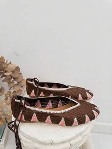 VIKIVIKI SHOES Women's Flat Ballerina-Style Shoes With A Woven Design And Pointed Toe, Featuring Wrap-Around Laces At The Ankle. These Lightweight And Elegant Women's Shoes Are Perfect For Summer, Everyday Wear, Walks, And Vacations. Their Modern Bohemian Style Is Easy To Pair With Dresses, Skirts, And Comfortable Seasonal Casual Looks. - 棕色 - 查看 8