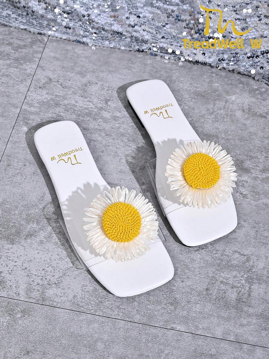 女士夏季新款刺绣白色向日葵雏菊时尚个性化平底凉鞋，露趾百搭女士春夏新款休闲拖鞋