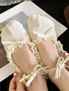 1双白色芭蕾舞鞋和袜子，女士系带踝带蝴蝶结芭蕾舞鞋，短袜，日式洛丽塔风格袜子 - 白色 - 查看 3