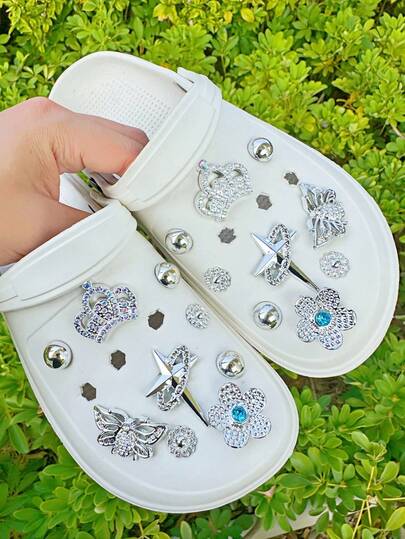 18pcs Silver Cross, Large Flower, Crown & Pearl Detachable DIY Shoe Accessories, Suitable For Sandals, Garden Shoes, Clogs With Holes