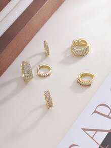 Bộ 3 đôi khuyên tai vòng nhỏ bằng vàng cho nữ, khuyên tai vòng mạ vàng 14K kiểu ôm sát tai, phù hợp với nhiều lỗ xỏ, khuyên tai vòng nhỏ nhắn đính đá CZ/Cubic Zirconia, khuyên tai vòng nhẹ và dày dặn. - 3 đôi bông tai vòng đính đá zircon - Xem 14