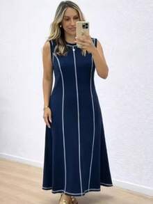 Premium Fabric Sweatshirt Dress With Beautiful Stitching Details. - 藍色 - 查看 2